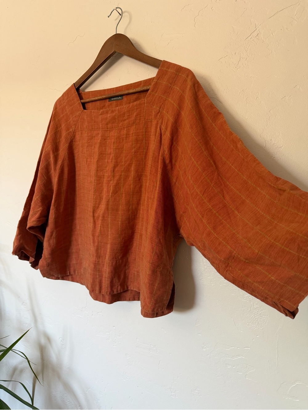 OSKA Linen Top - Picture 2 of 5